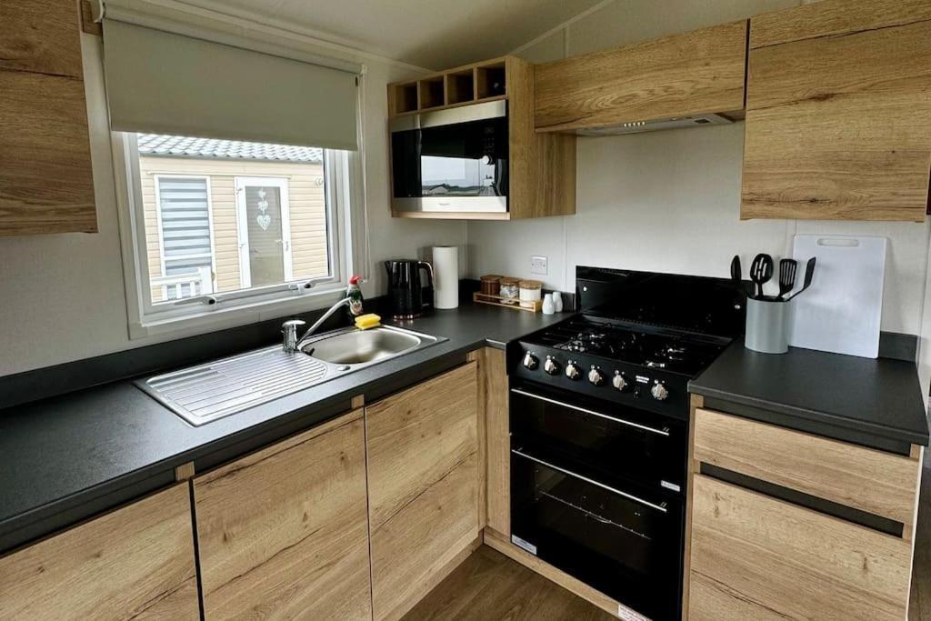 Sea La Vie Caravan At Silver Sands Holiday Park Lossiemouth Zewnętrze zdjęcie